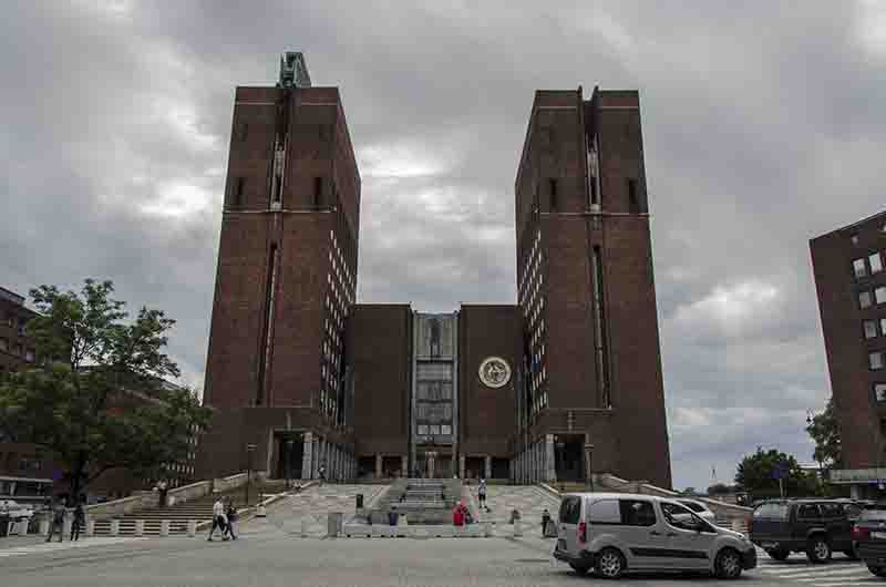 Noruega - Oslo 003 - Ayuntamiento.jpg